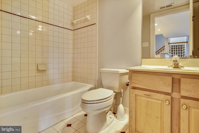 Building Photo - 2009 Mayfair McLean Ct