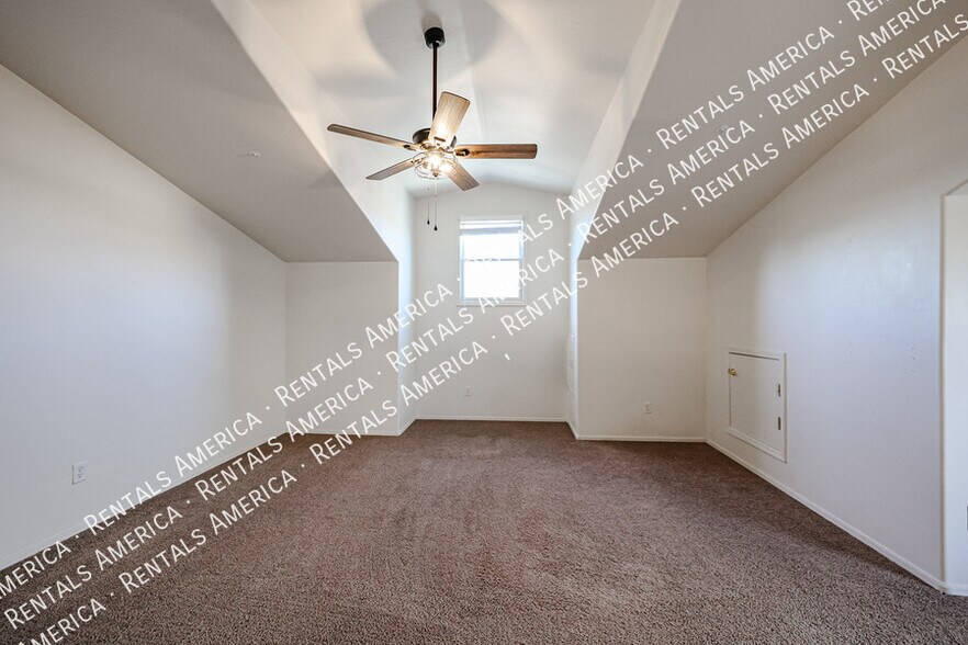 Building Photo - 4057 E Windsor Dr