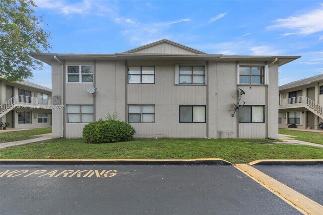 Building Photo - 15348 SW 72nd St