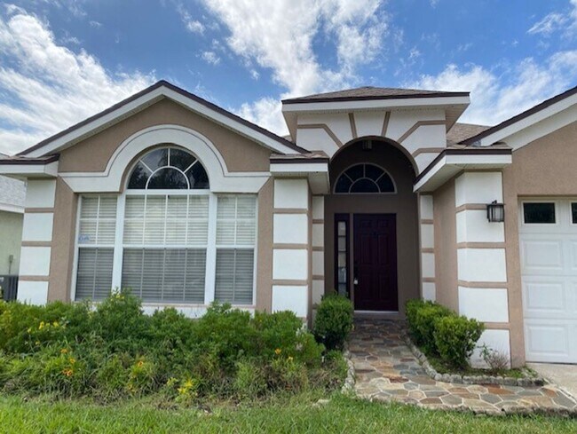 Building Photo - Lakefront 3-Bedroom Pool Home in Gated Com...