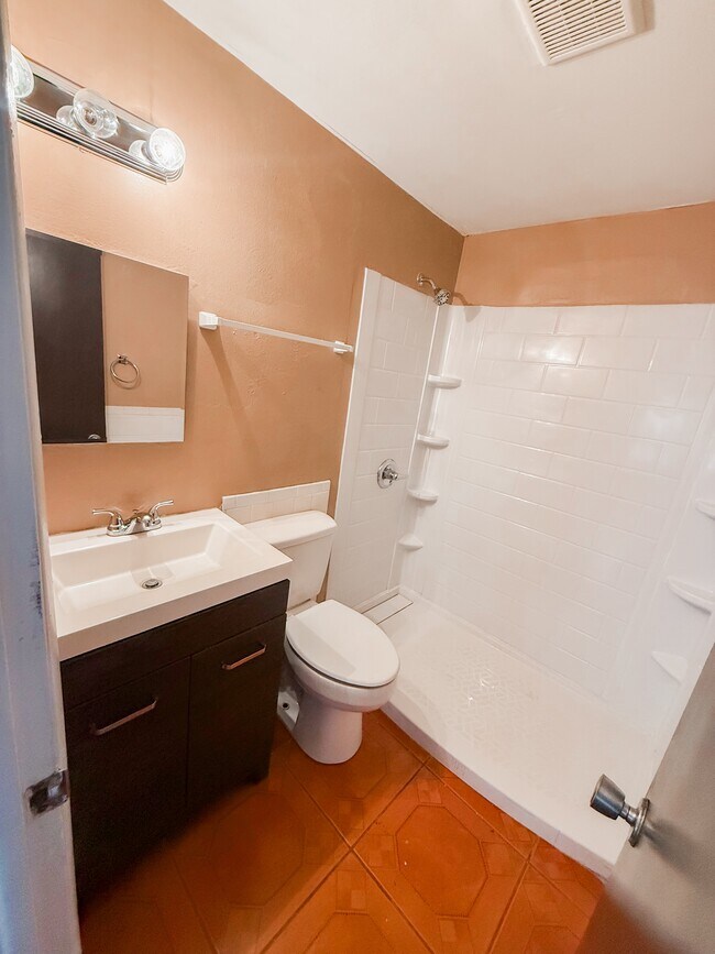 Building Photo - 1021 Griffin St