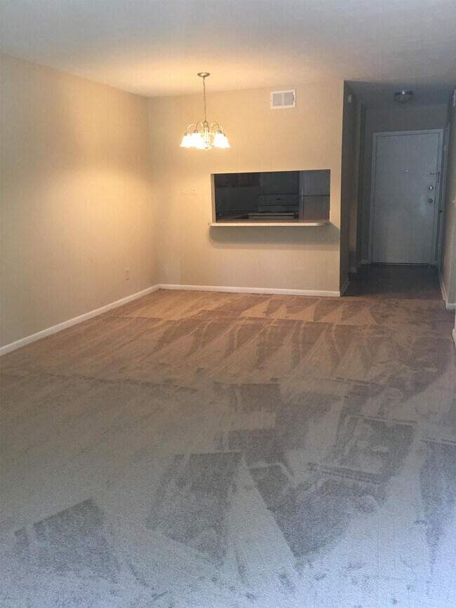Building Photo - 1000 Pembrook Dr