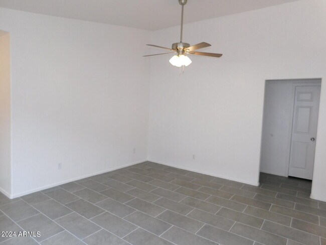 Building Photo - 2874 W Muriel Dr