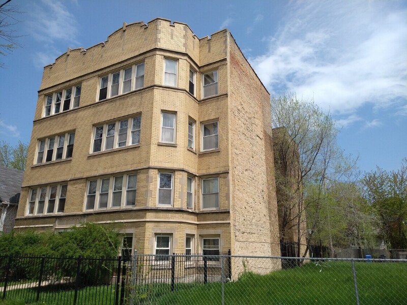 Building Photo - 7931 S Manistee Ave