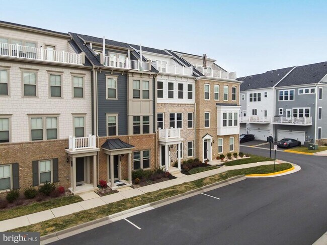 Building Photo - 2056 Alder Ln