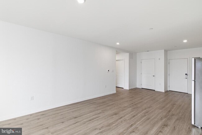 Building Photo - 915 N Broad St