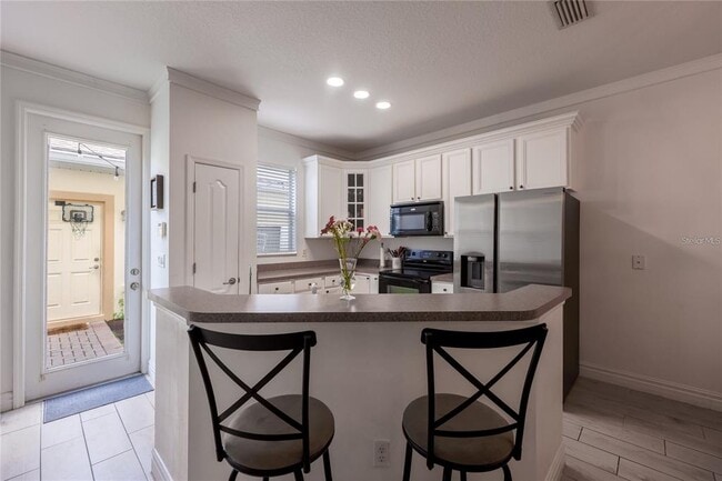 Building Photo - 14128 Avenue of the Groves