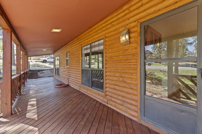 Building Photo - 103 E Miller Ct