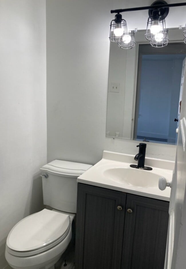 Building Photo - 65 1/2 E. Stevens St.-