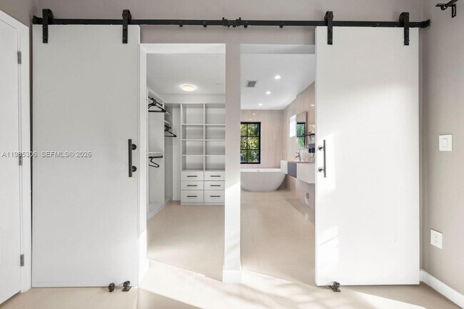 Building Photo - 151 NE 43rd St