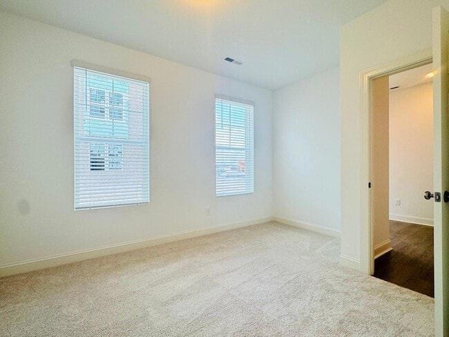 Building Photo - 511 Richland Crst Ln