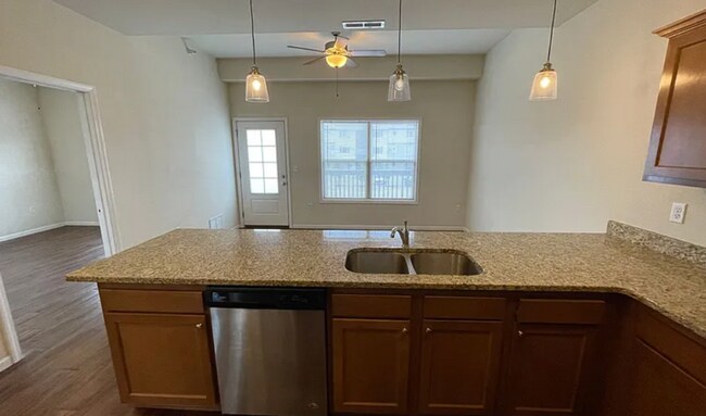 Building Photo - Modern 3 Bedroom / 2 Bath – 2 Blocks from K-State | Newer Construction