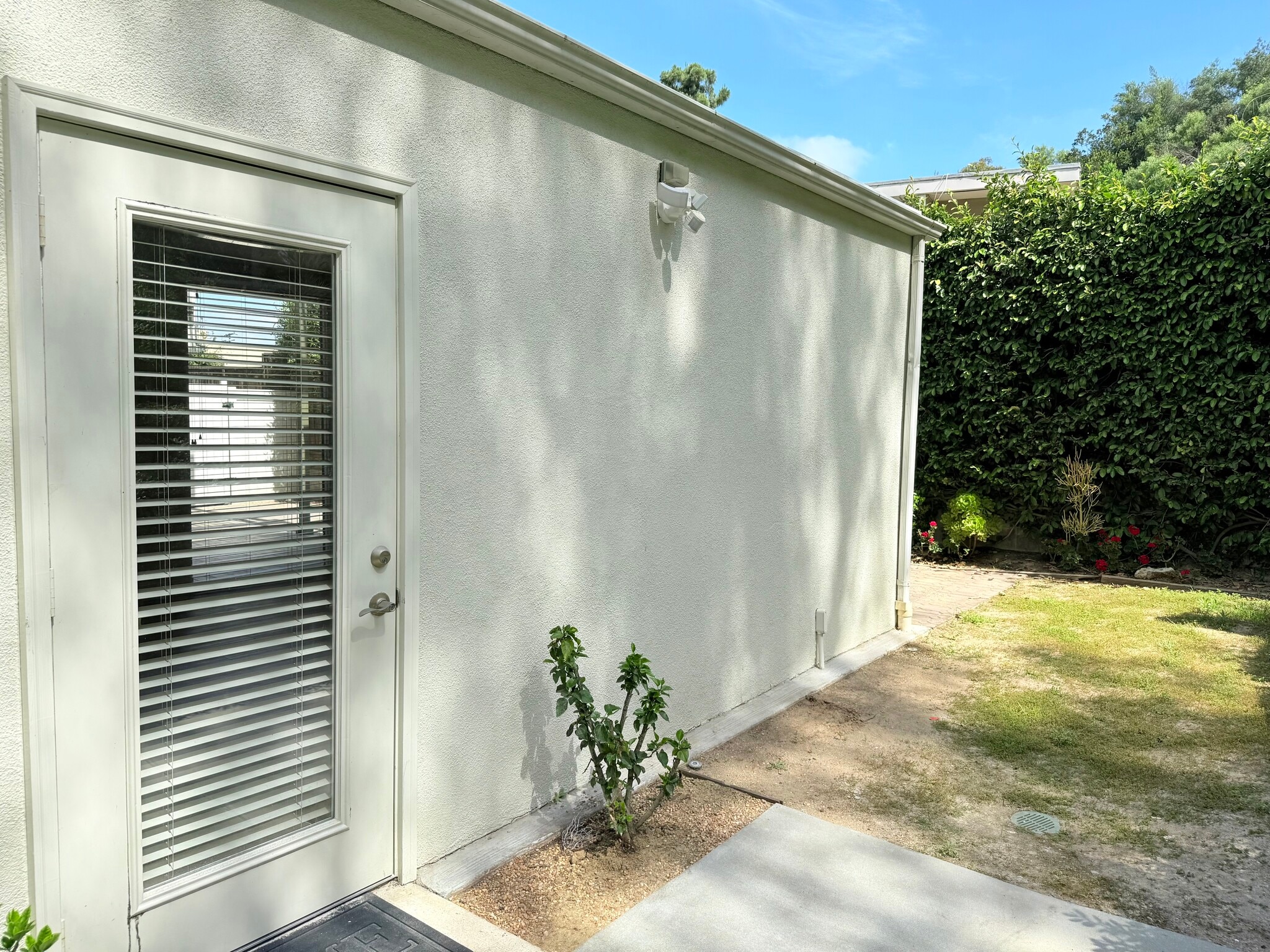 Building Photo - 4126 Del Mar Ave