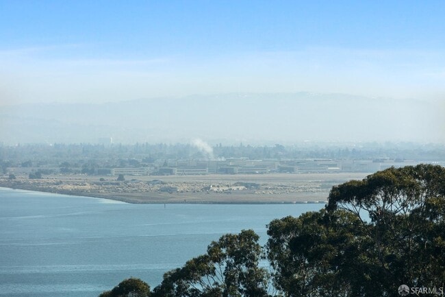 Building Photo - 1 Bristol Court