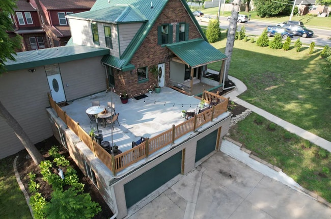Building Photo - 802 63rd St