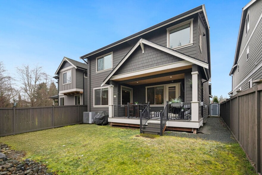 Building Photo - 868 Chelan Ave NE