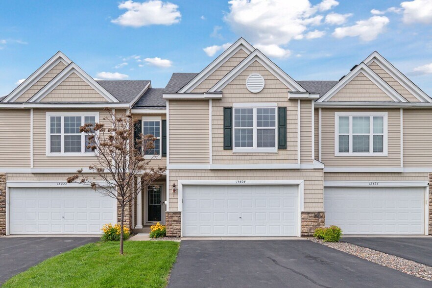 Building Photo - 15424 Foster Dr N