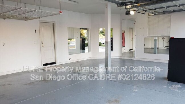 Building Photo - 1073 Princess Kyra Pl