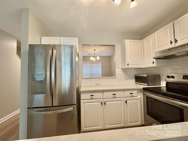 Building Photo - 17557 Tuscany Ln