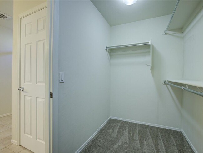 Building Photo - PROMO 1/2 OFF FIRST MONTH'S RENT!!*