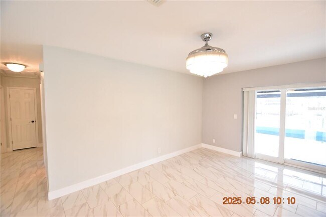 Building Photo - 1019 Spindle Palm Way