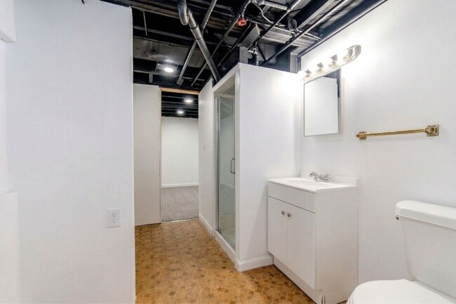 Building Photo - Beautifully Updated 3-Bedroom Home with Finished Basement & Spacious Backyard in Prime Royal Oak ...