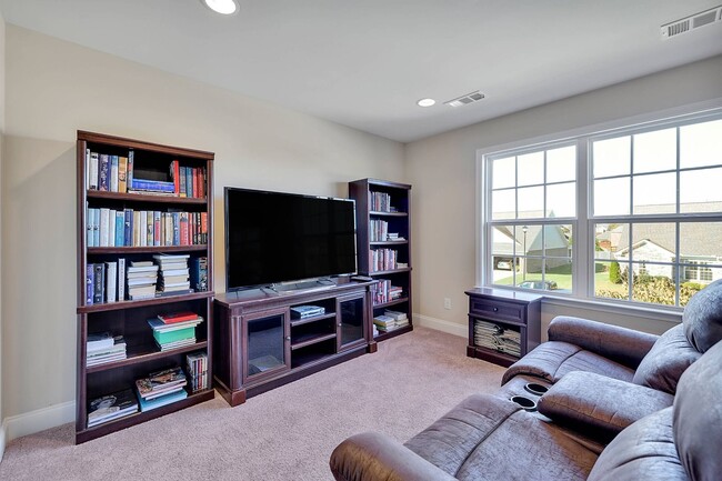 Building Photo - Sparkling clean 4 bedroom home in Spring H...