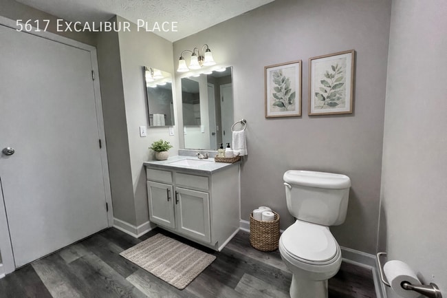 Building Photo - 5617 Excalibur Pl