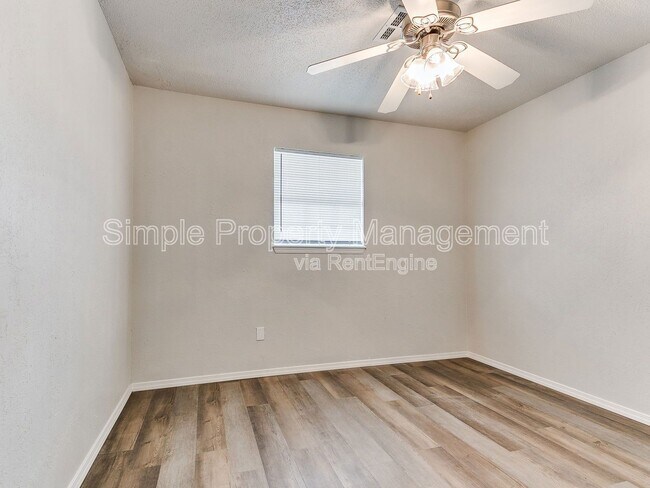 Building Photo - 5832 NW 31st Ter