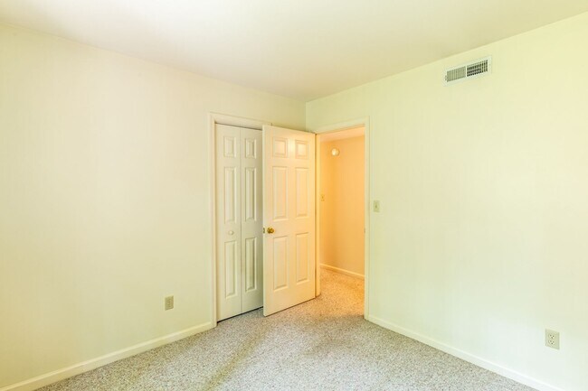Building Photo - 1476 Gray Stone Court - Millcreek