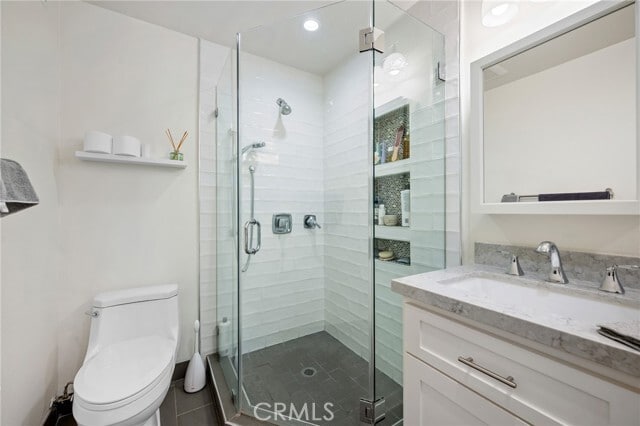 Building Photo - 13041 Moorpark St