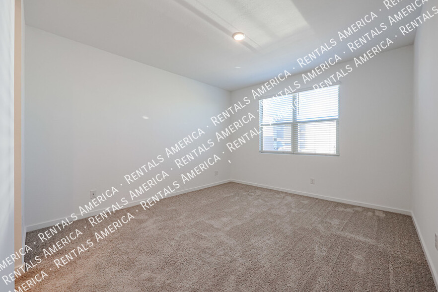 Building Photo - 15990 W Gray Fox Trl