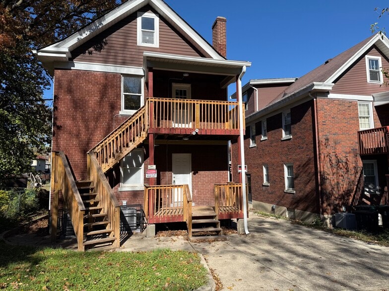 Building Photo - 4377 Saint Lawrence Ave