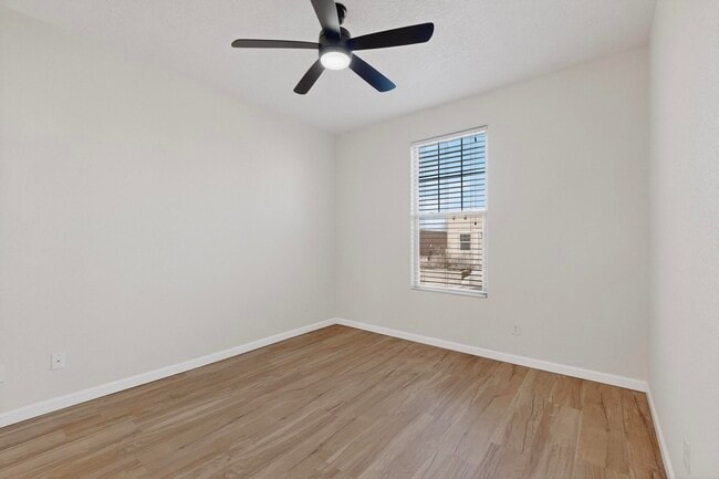 Building Photo - 4 Avenida Vista Esquisita