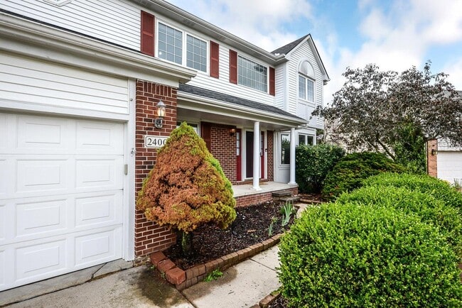 Building Photo - 2400 Rockport Ct