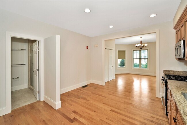 Building Photo - 22 High St