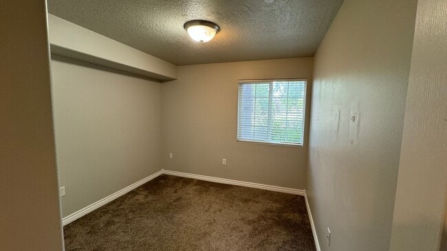 Building Photo - Beautiful 3 bedroom 2 bath in Pleasant Grove