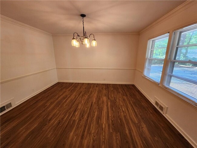 Building Photo - 2294 Clairmont Rd