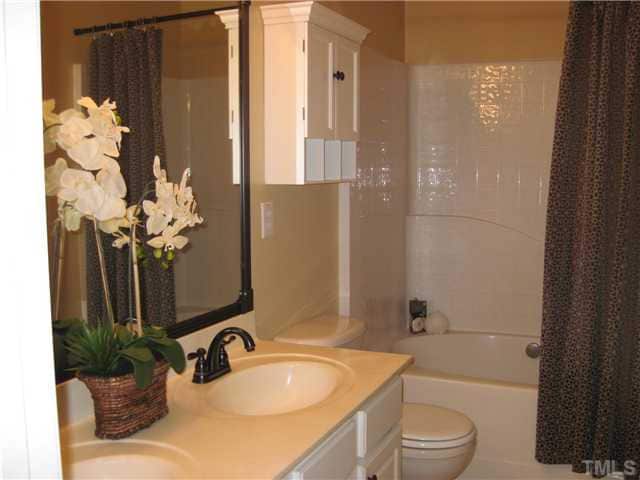 Building Photo - Room in Townhome on Ruby Walk Dr