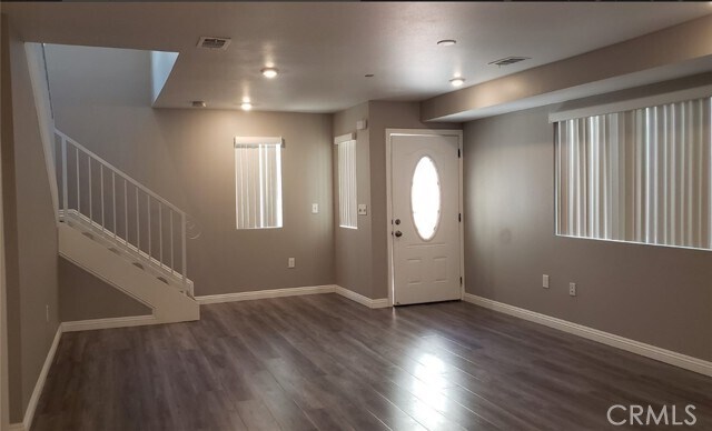 Building Photo - 2051 W Florence Ave