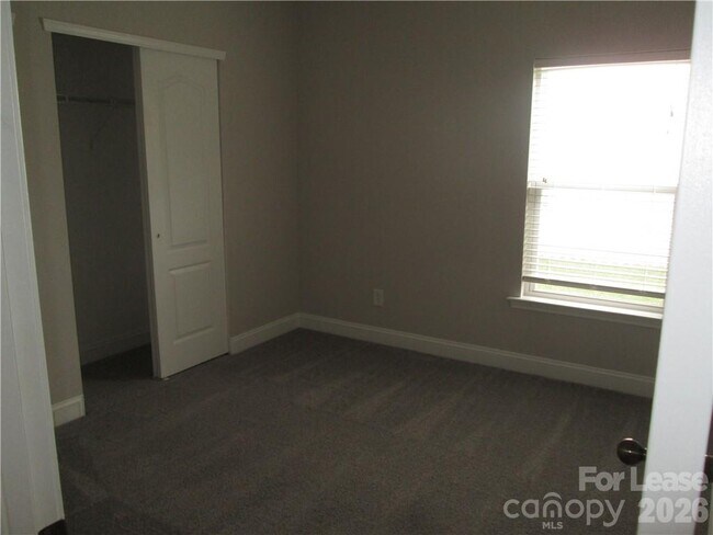 Building Photo - 12623 Cumberland Cove Dr