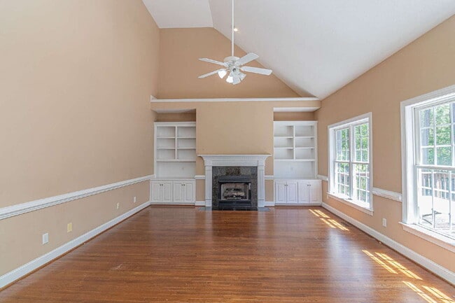 Building Photo - Stunning & Spacious Home in Walnut Hill! 4 Bedrooms | 4 Bathrooms w/ Lawn Care and Trash Service ...