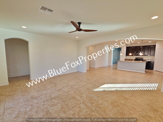 Building Photo - 11007 E White Sage Dr