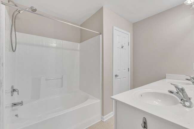 Building Photo - Charming 3-bedroom, 2-bathroom home nestled in the heart of Wake Forest