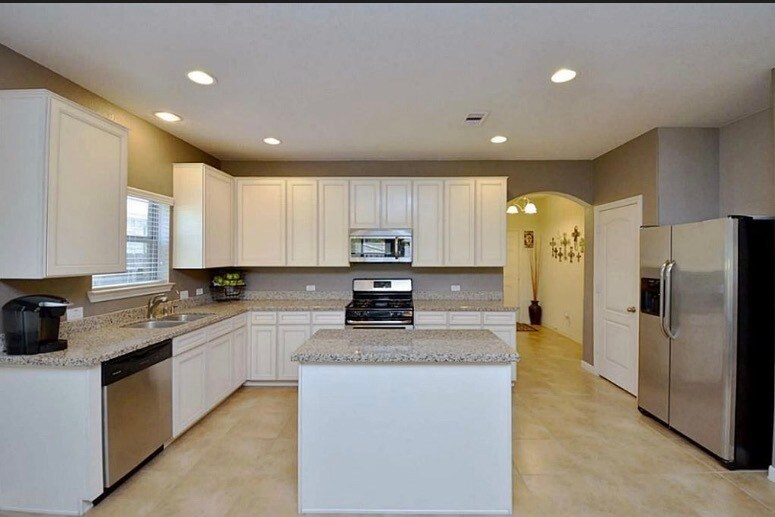 Building Photo - 967 Doire Dr