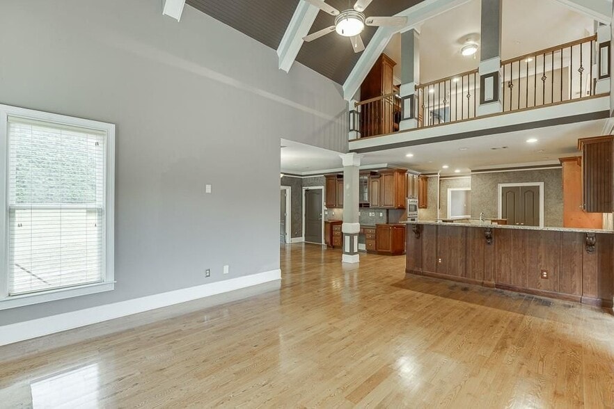 Building Photo - 940 Chateau Forest Rd