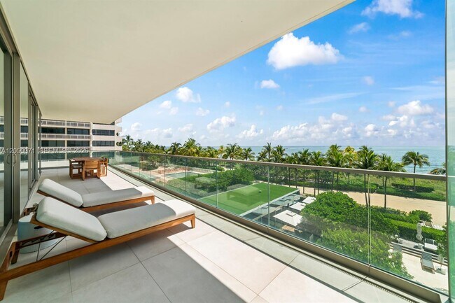 Building Photo - 10203 Collins Ave