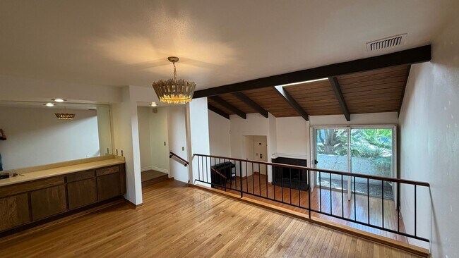 Building Photo - DESIRABLE TWO BEDROOM TWO BATH HOME IN STUDIO CITY