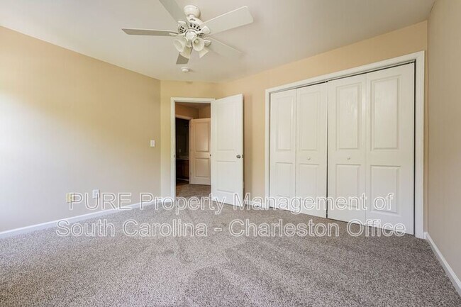 Building Photo - 148 Grand Oaks Dr