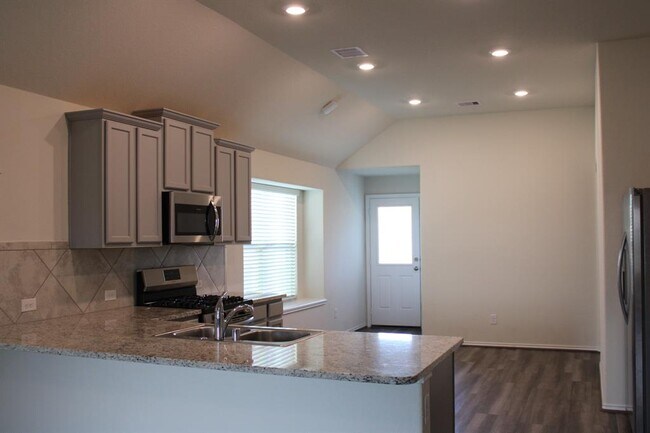 Building Photo - 9810 Copper Ranch Trail